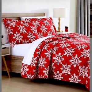 Red & White Snowflake Holiday Quilt set